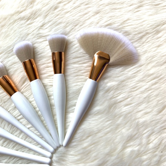 8 PC White Rounded Brush Set - Picture 4 of 4